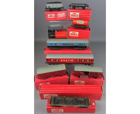 Hornby-Dublo gauge Rolling Stock BR. etc including Horse box, Mobil Tank, Bogie, Restaurant Car etc in red boxes & Wills TC w
