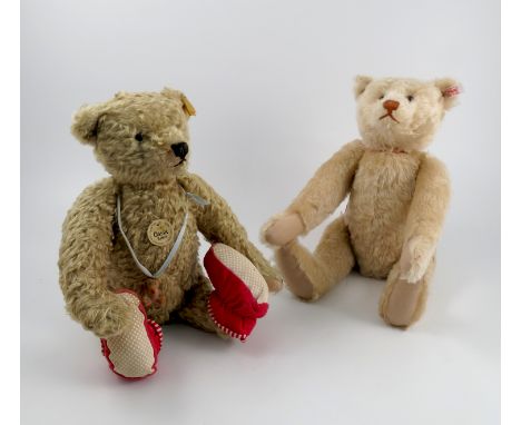A Steiff replica teddy bear, in white, together with a Steiff replica Classic teddy bear