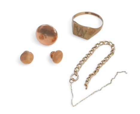 A group of gold jewellery, comprising a 10ct gold stud, 2.3g, two yellow metal studs, stamped '18', 1.4g, part of a 9ct gold 
