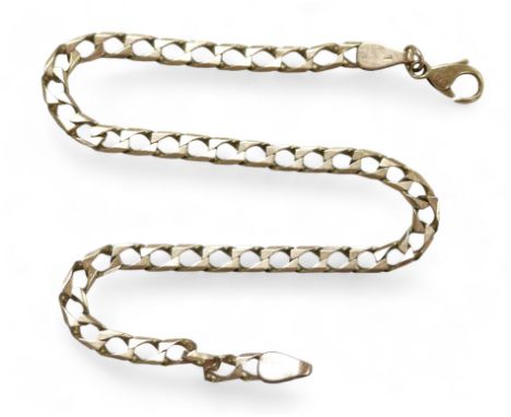 A 9ct gold flat weave chain bracelet, 4.45g, 22.7cm long. 