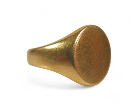 A 9ct gold signet ring, size O/P, 9.3g, 