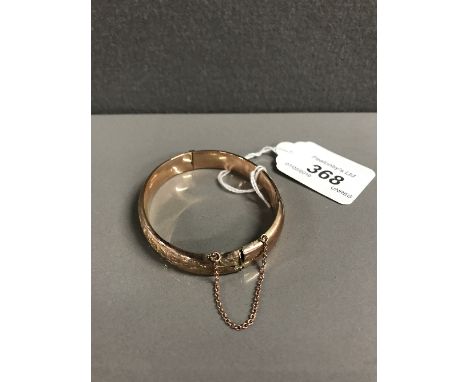 9ctGOLD BANGLE (WORN)