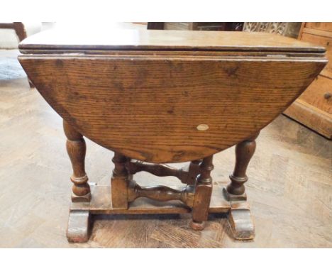 2' antique style oak gate leg style coffee table 