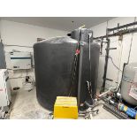 2,500/3,000 Gallon Poly Holding Tank