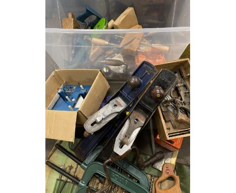 ASSORTED TOOLS to include a selection of G-clamps by Axminster, bench vice and other good carpenter's tools ETC