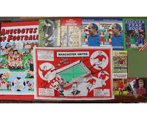 Football: A collection of assorted football memorabilia to include: Anecdotes of Football and Manchester United tea towels, S
