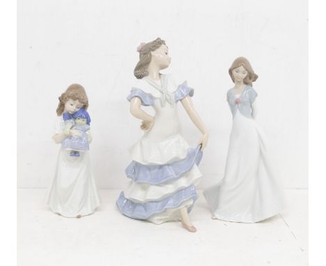 Three Nao figures of young ladies