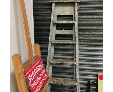 VINTAGE WOODEN STEPS