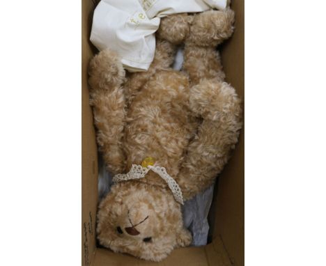 A Steiff 'Family' bear 'Appelonia', white tag, bag