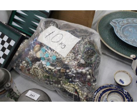 10KG OF VINTAGE COSTUME JEWELLERY 