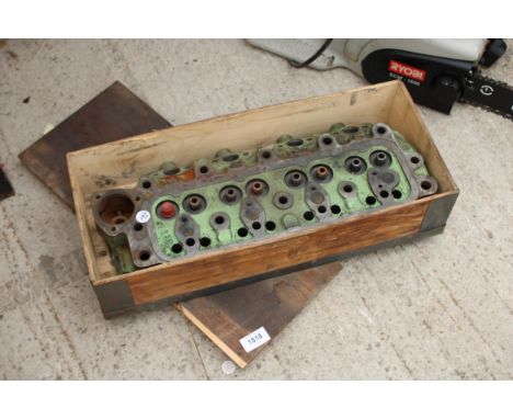 A VINTAGE LEYLAND TRACTOR CYLINDER HEAD - DIESEL 