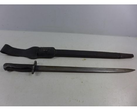 A WORLD WAR ONE 1903 PATTERN BAYONET AND SCABBARD, 43CM BLADE STAMPED WILKINSON, LENGTH 63CM 