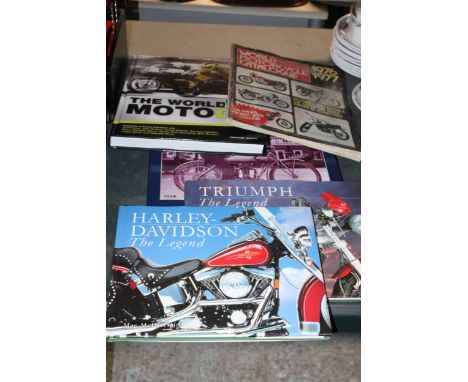 A QUANTITY OF BOOKS TO INCLUDE WORLD MOTORCYCLE CATALOGUE 1976/77, THE WORLD OF MOTO GP, HARLEY DAVIDSON THE LEGEND, ETC., 