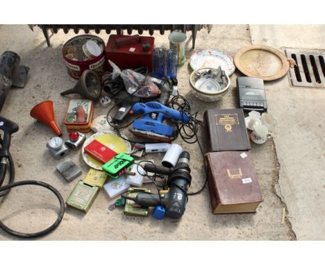 AN ASSORTMENT OF ITEMS TO INCLUDE CERAMICS, BOOKS AND POWER TOOLS ETC 