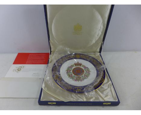 A BOXED LIMITED EDITION SPODE CHINA BLACK WATCH PLATE 