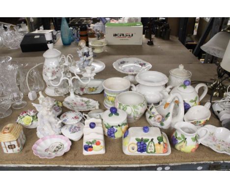 A QUANTITY OF CERAMICS TO INCLUDE RAYWARE TOAST RACK, BUTTER DISH, TEAPOT, ETC., TO ALSO INCLUDE FLORAL POSIES, LAMP BASE, ET