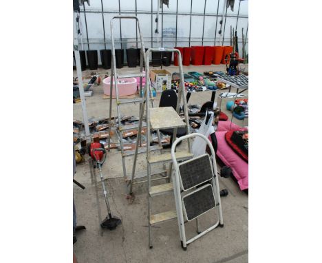 TWO ALUMINIUM STEP LADDERS AND A FURTHER TWO RUNG NON SLIP LADDER 