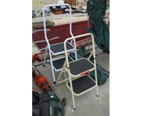A PAIR OF TWO RUNG NON SLIP STEP LADDERS 