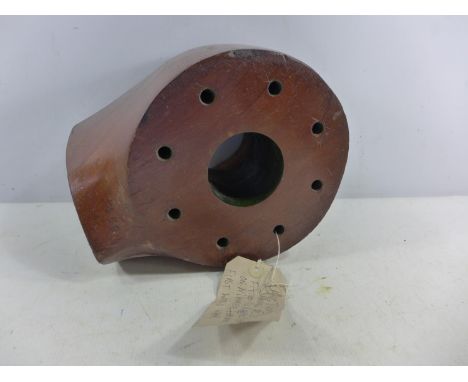 A FIRST WORLD WAR LANG WOODEN PROPELLOR BOSS, WIDTH 26CM 