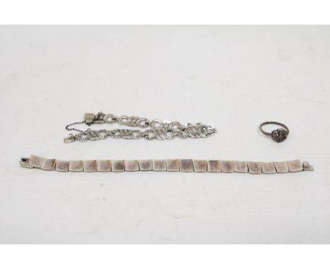 THREE ITEMS OF JEWELLERY TO INCLUDE A MARKED SILVER BRACLET AND RING AND A MARCASITE STYLE BRACELET IN A PRESENTATION BOX 