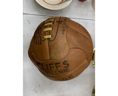 A VINTAGE 'CLIFFS CHALLENGE GLOBE' LEATHER FOOTBALL WITH SIGNATURES 