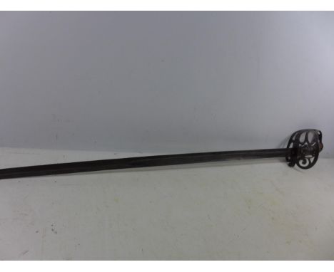 A QUEEN VICTORIA 1889 PATTERN LIGHT INFANTRY OFFICERS SWORD, 82CM BLADE, LENGTH 97CM 