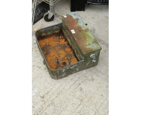 A VINTAGE GALVANISED WALL MOUNTED WATER TROUGH 