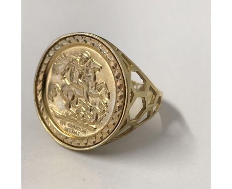 9CT YELLOW GOLD COIN RING SIZE R 3G APPROX
