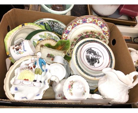 CARTON CONTAINING MISCELLANEOUS CERAMIC PLATES, LIMITED EDITION PLATES, ROYAL ALBERT TEAPOT, RELIEF MOULDED JUGS, ETC