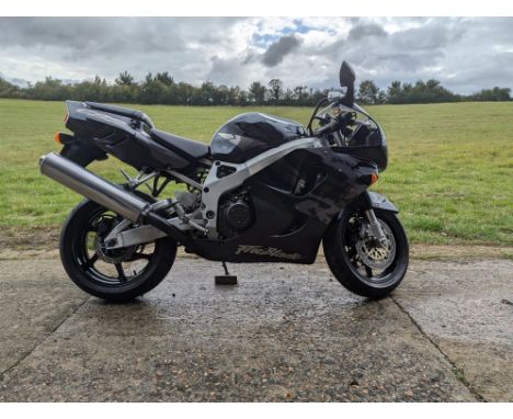 A beautifully standard example of a Japanese superbike legend. 1996 saw the release of the second-generation (SC33) Honda Fir