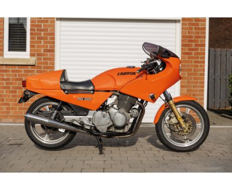 Classic 80s Italian sports tourer. Laverda produced the 1000 Series 3-cylinder powered bikes between 1973 and 1988The 1000 Se