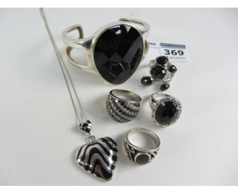 Black enamel and stone set jewellery stamped 925 Condition Report Click here for further images, condition, auction times & d