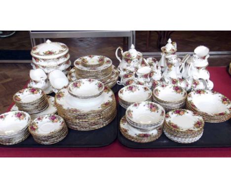Large Service of Old Country Roses Tea & Dinner Ware Condition report: see terms and conditions.