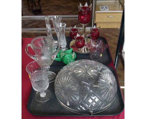 Ruby Glass Table Centrepiece & Other Glassware Condition report: see terms and conditions.