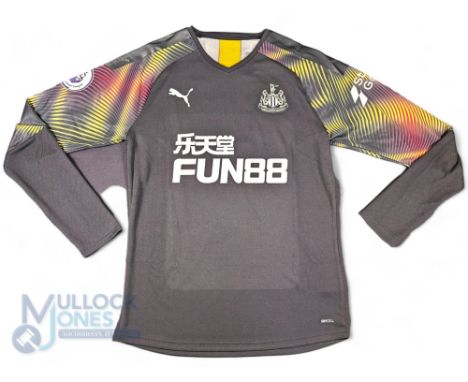 2019/20 Martin Dubravka No 1 Newcastle United match worn goalkeeper football shirt v Tottenham Hotspur 25 Aug, in black, Prem