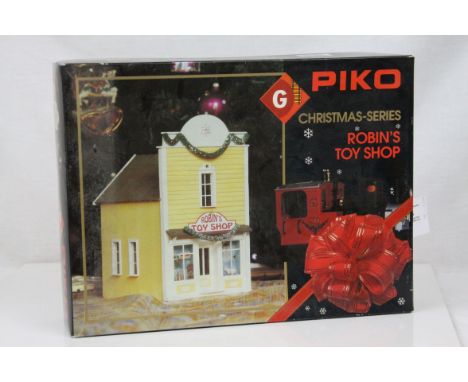 Boxed G scale Piko 62201 Christmas Series Robins Toy Show plastic model kit, unbuilt and vg