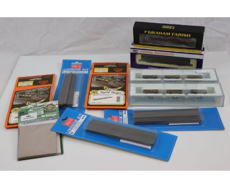 10 Boxed / carded N gauge model railway accessories to include Graham Farish 374290B MK1 Suburban Second Hand Open BR Crimson