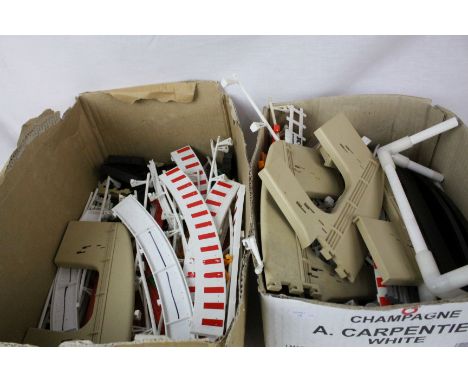 Quantity of SCX and Triang Scalextric trackside accessories (two boxes)