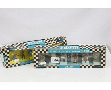 Two boxed Triang Scalextric figure sets to include F304 Mechanics and Drivers and F305 Venors and Spectators, both complete, 