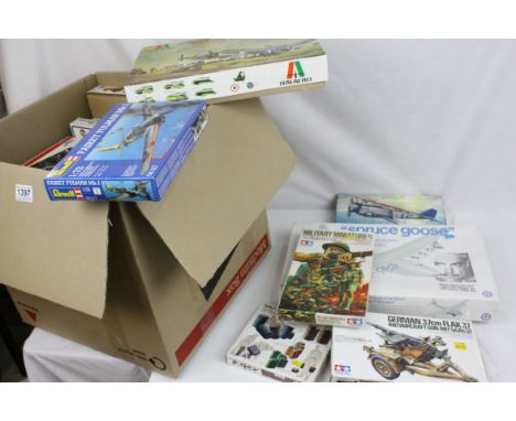 A collection of 20 x boxed plastic model kits to include Boeing F4B-4, Spruce Goose, Rambo Attack Set, Caproni CA.313, Kugish