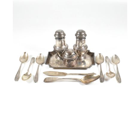 A collection of hallmarked silver. The lot having hallmarked silver flatware including 6 silver teaspoons hallmarked Sheffiel