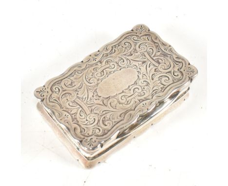 Silver hallmarked chase rococo decorated pill / snuff box. Hallmarked Chester 1901 by Stokes &amp; Ireland Ltd (William Henry