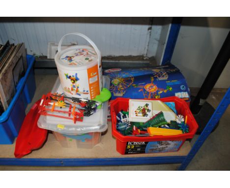 A quantity of K-NEX
