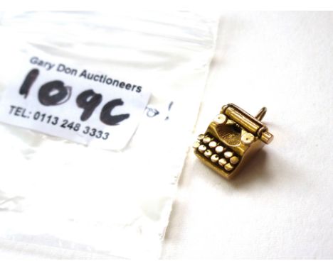 9K GOLD TYPEWRITER CHARM W: 4.4G