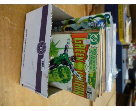 BOX OF ASSORTED GREEN LANTERN COMICS INCLUDING GREEN LANTERN CORPS, SINESTRO, BRIGHTEST DAY ETC