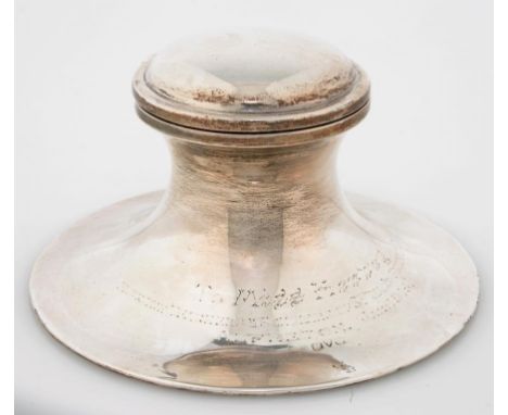 A GEORGE V SILVER CAPSTAN INKWELL, 11.5CM D, CHESTER, MARKS RUBBED, 1913, LOADED