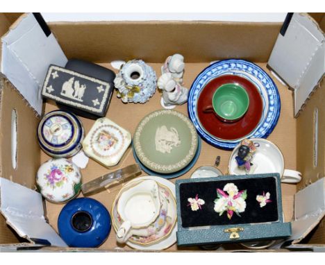 AN UNUSUAL ROYAL DOULTON RED AND GREEN GLAZED COFFEE CUP AND SAUCER, SAUCER 9CM D, PRINTED MARK, C1920 AND A SMALL COLLECTION