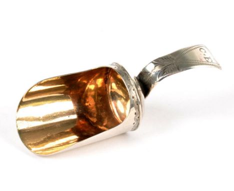 A GEORGE III SILVER CADDY SPOON OF SHOVEL TYPE, WITH ENGRAVED DETAIL, 6CM L, BIRMINGHAM 1805, 5DWTS 