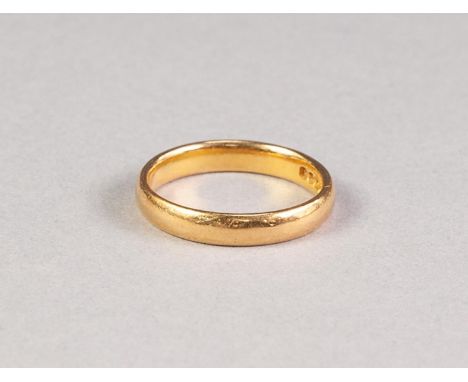 22ct GOLD WEDDING RING, Birmingham 1953, 4.3gms, ring size 'M' 