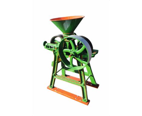 R. Hunt & Co. roller / crusher BMA with Carter Bros. Billinghurst name plate attached - finely restored in green and red live